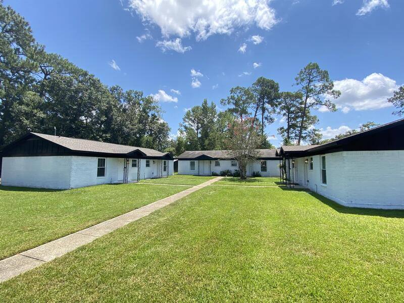 Apartment for rent at 18272 Sidney Ave #2, Robertsdale, AL 36567
