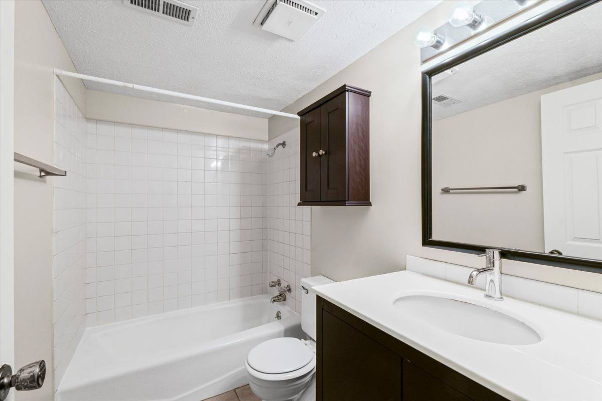 Apartment for rent at 123 S Regency Dr, Bloomington, IL 61701