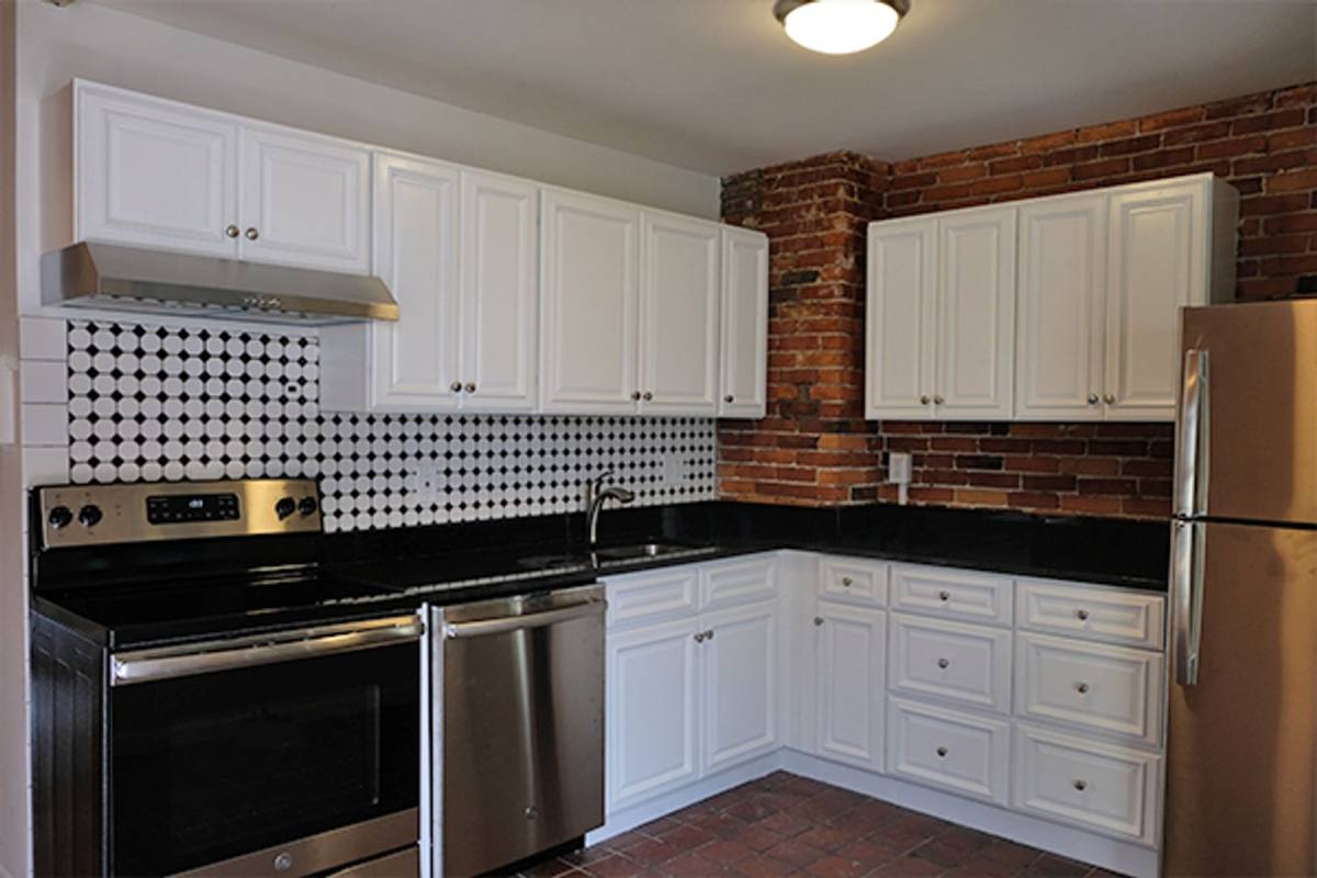 House for rent at 162 Broodway, Somerville, MA 02145