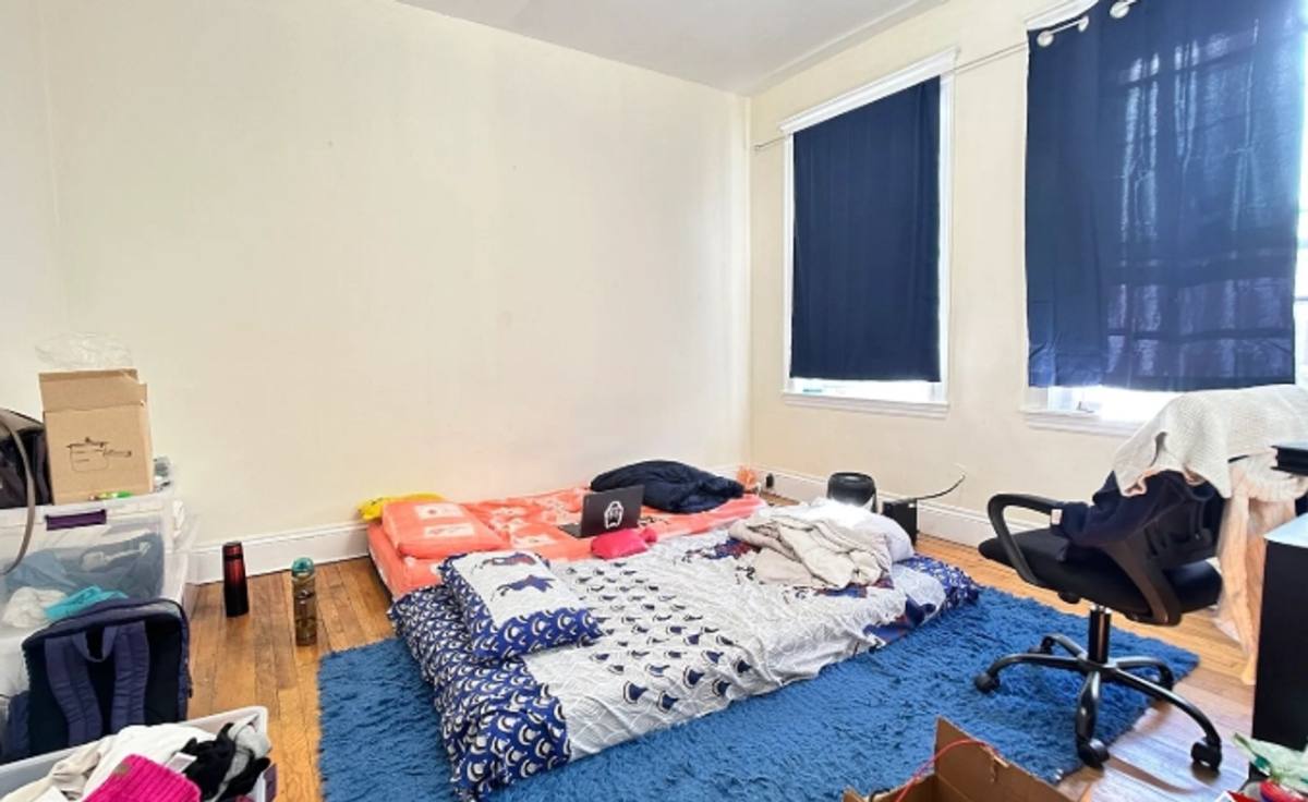 House for rent at 162 Broodway, Somerville, MA 02145