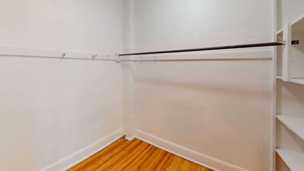 Apartment for rent at 616 Lincoln Ave, Saint Paul, MN 55102