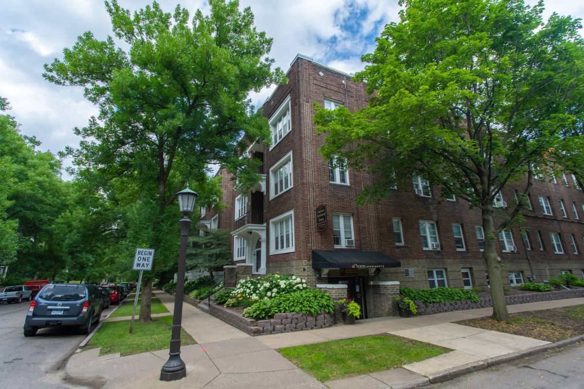 Apartment for rent at 616 Lincoln Ave, Saint Paul, MN 55102