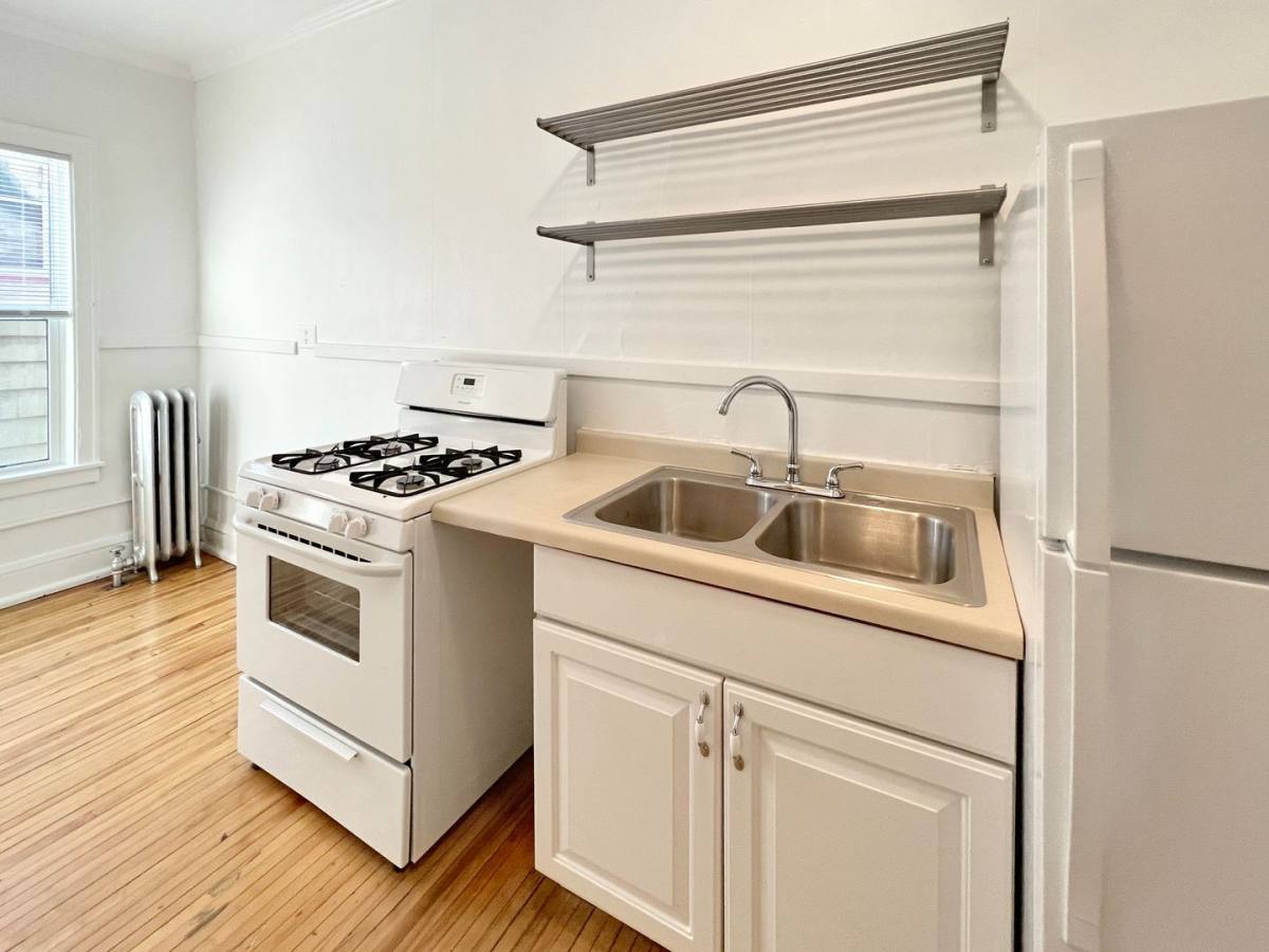 Apartment for rent at 616 Lincoln Ave, Saint Paul, MN 55102