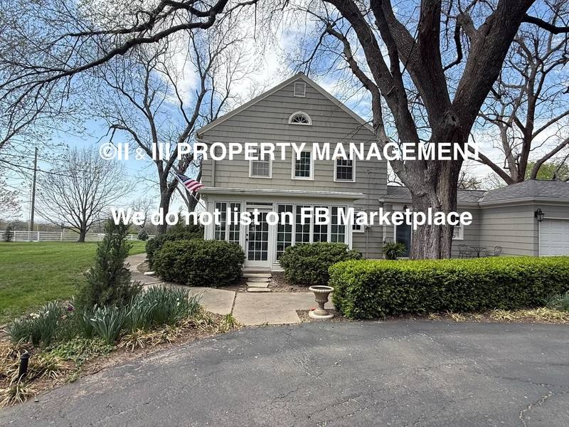 House for rent at 1314 W Red Bridge Rd, Kansas City, MO 64114