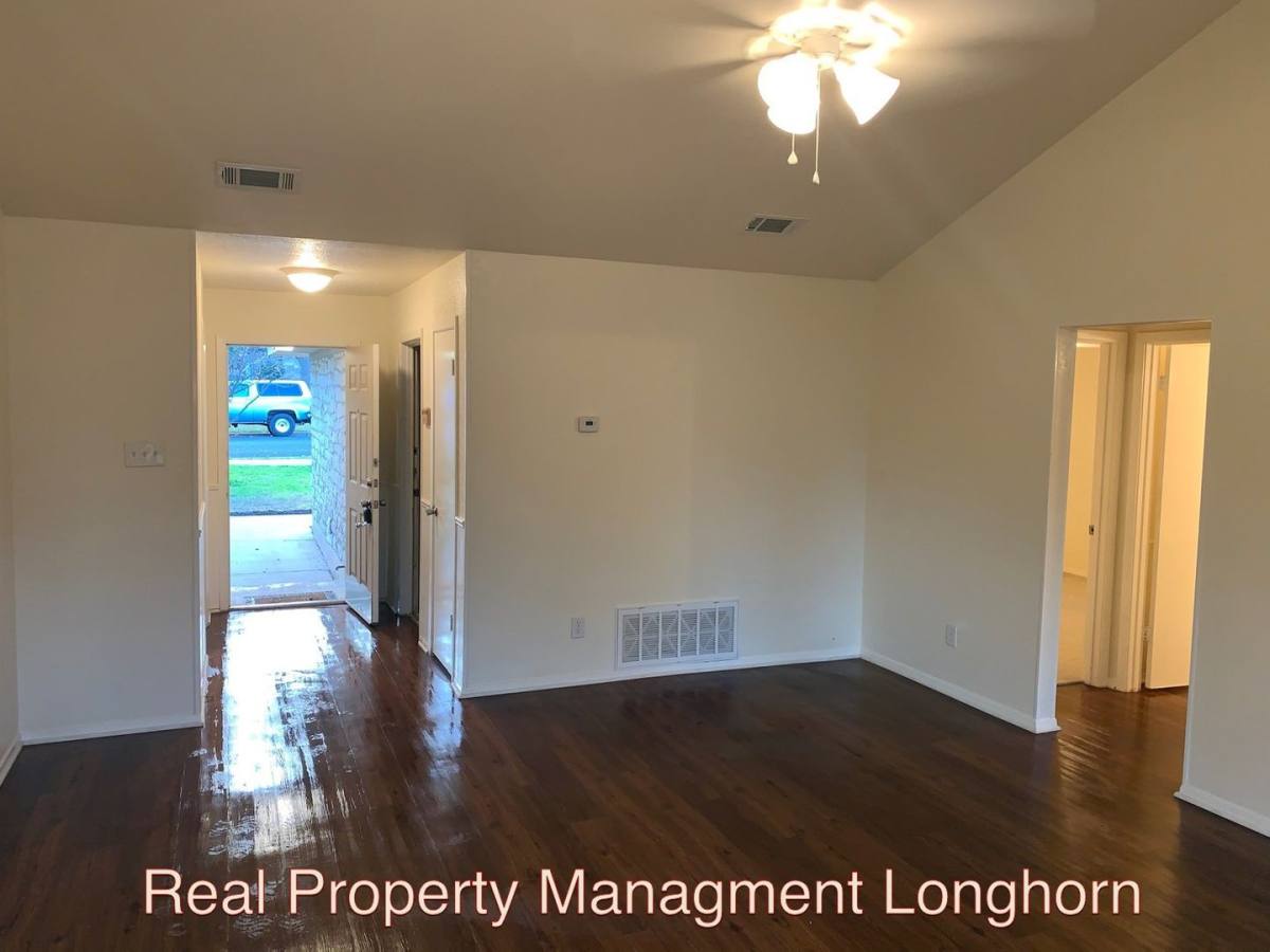 House for rent at 212 Rockcrest Ave, Georgetown, TX 78628