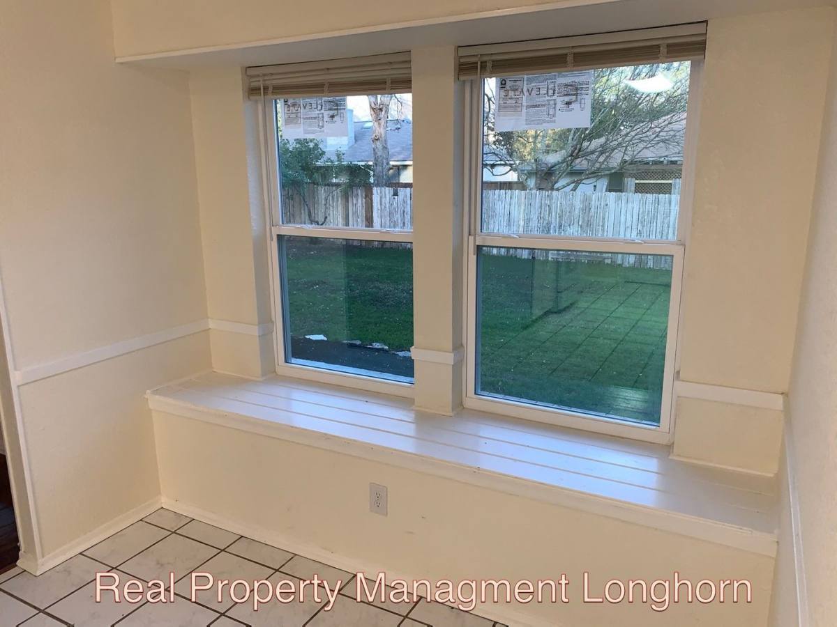 House for rent at 212 Rockcrest Ave, Georgetown, TX 78628