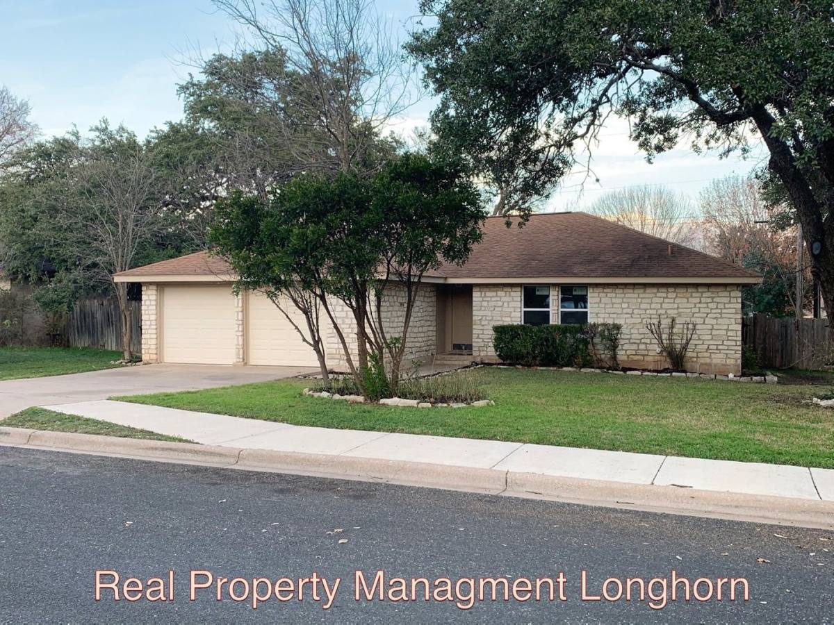 House for rent at 212 Rockcrest Ave, Georgetown, TX 78628