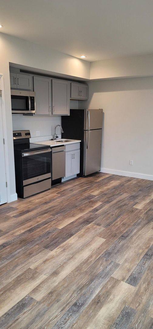 Apartment for rent at 424 Emmet St, Petoskey, MI 49770
