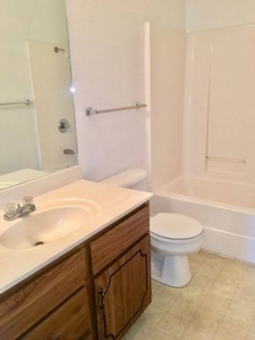 Apartment for rent at 116 Faulkner Circle, Saint Robert, MO 65584