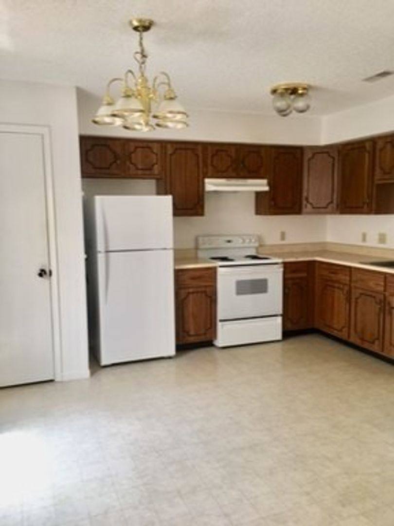Apartment for rent at 116 Faulkner Circle, Saint Robert, MO 65584