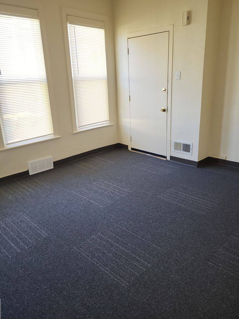 Apartment for rent at 806 Dousman, Green Bay, WI 54303