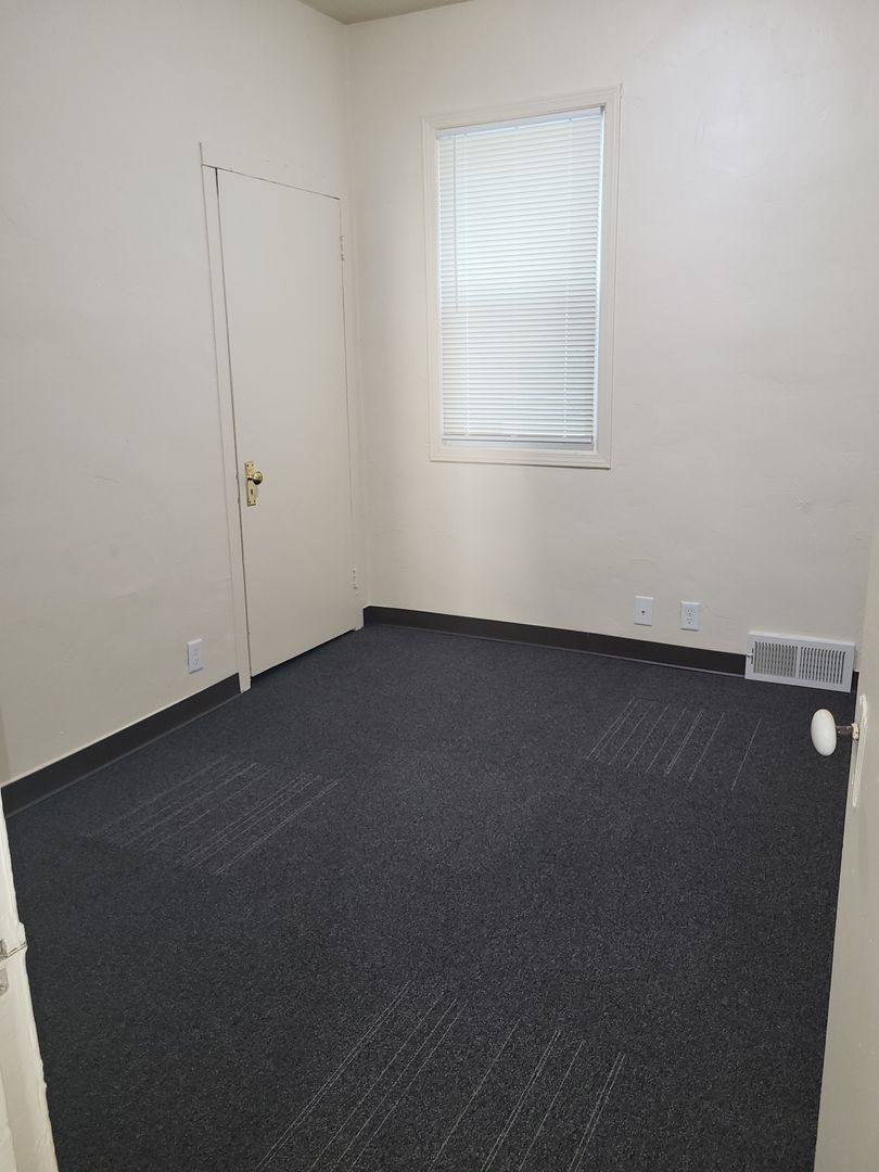 Apartment for rent at 806 Dousman, Green Bay, WI 54303