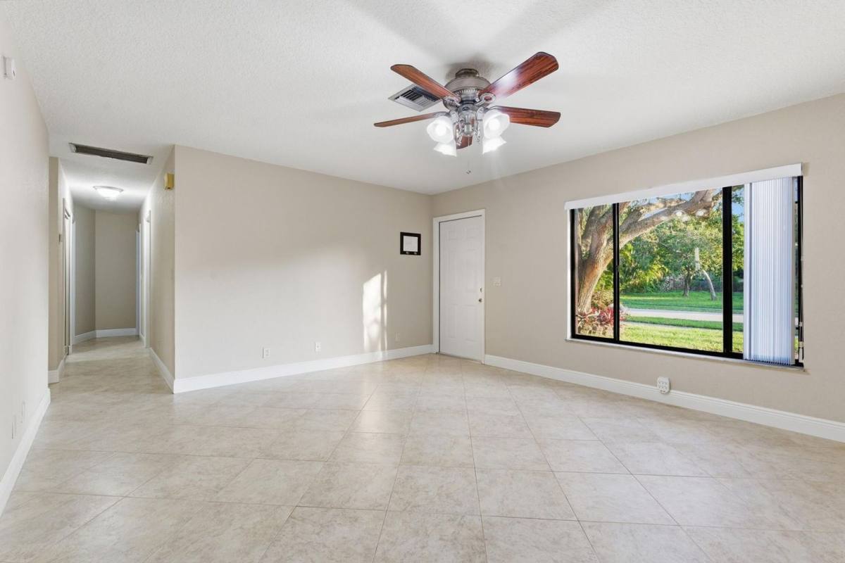 House for rent at 2545 Conroy Dr, West Palm Beach, FL 33403