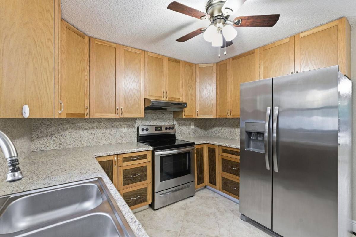 House for rent at 2545 Conroy Dr, West Palm Beach, FL 33403