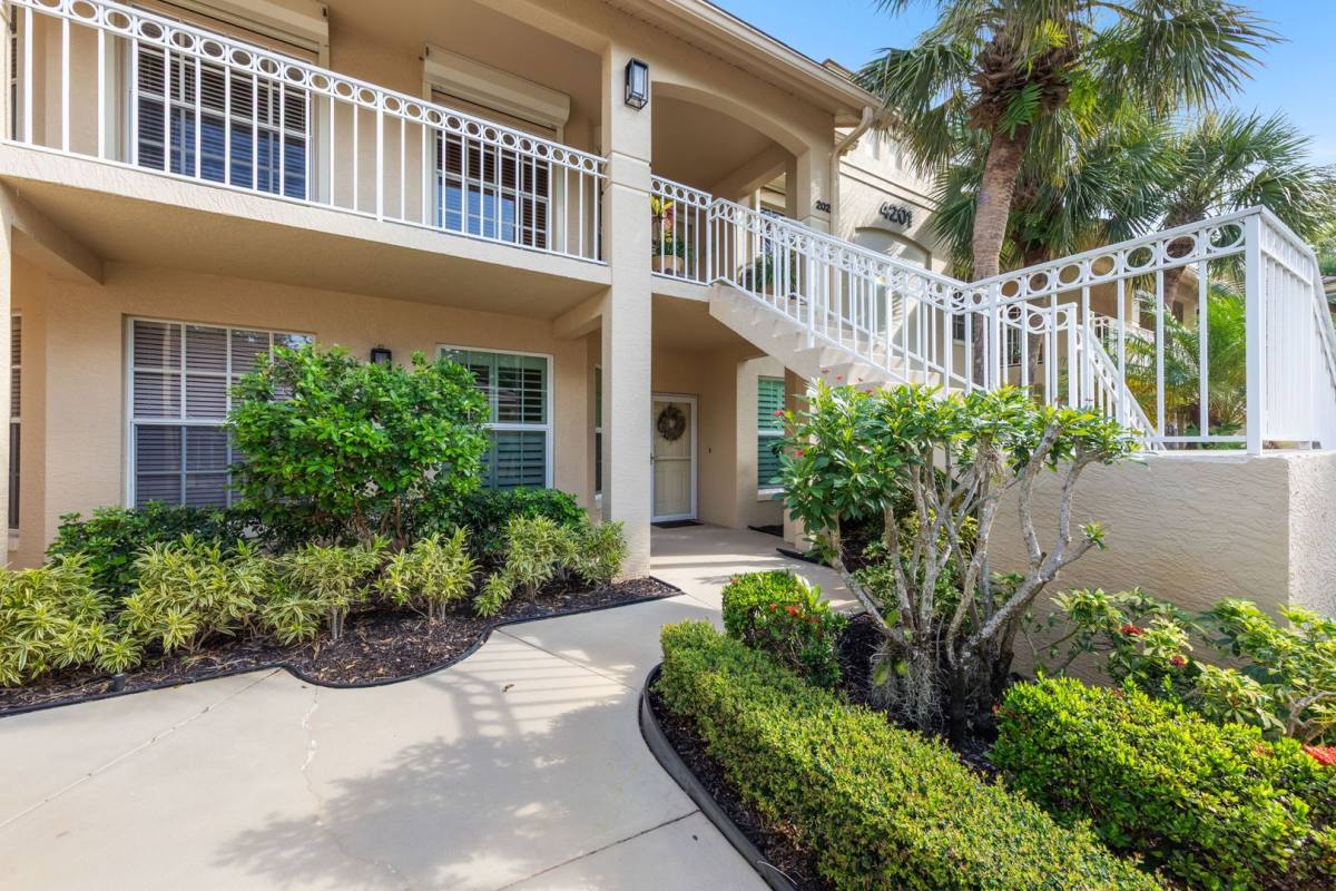 Apartment for rent at 4201 Sawgrass Point Dr, Bonita Springs, FL 34135