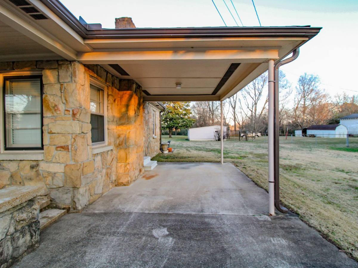 House for rent at 426 Rogers St, Athens, AL 35611