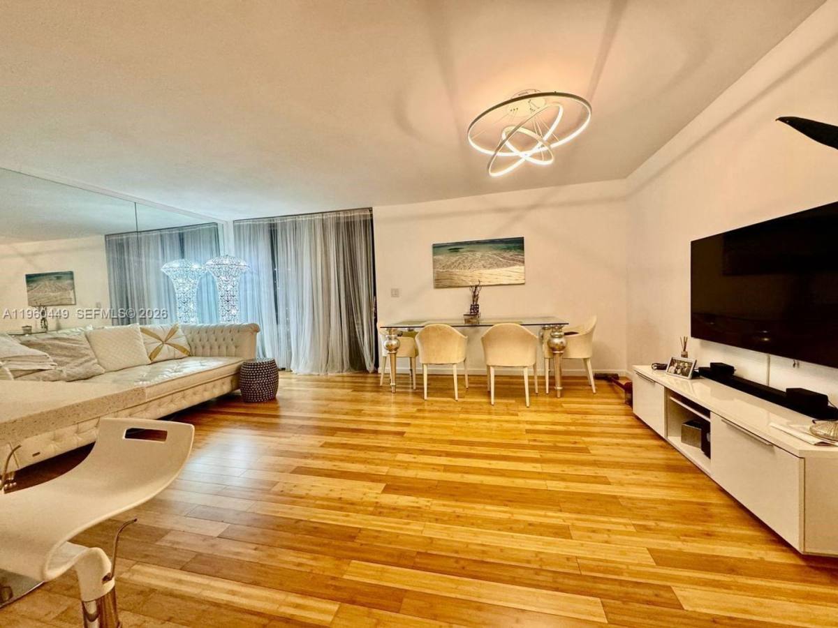 Townhouse for rent at 1001 Three Islands Blvd, Hallandale, FL 33009