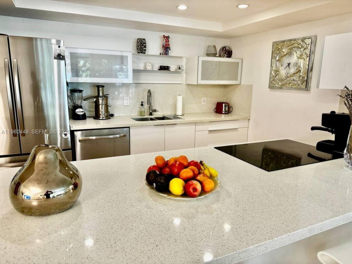 Townhouse for rent at 1001 Three Islands Blvd, Hallandale, FL 33009