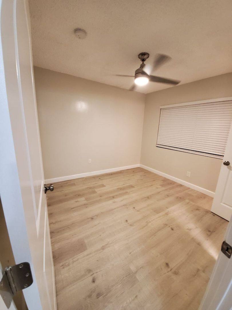Apartment for rent at 850 W 95th St, Los Angeles, CA 90044