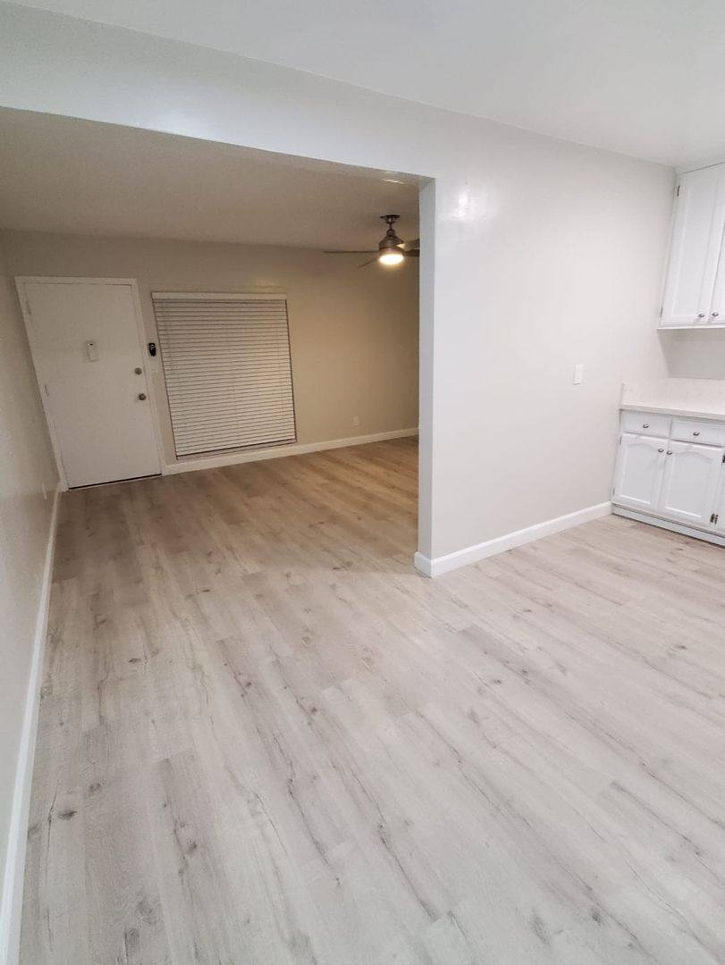 Apartment for rent at 850 W 95th St, Los Angeles, CA 90044