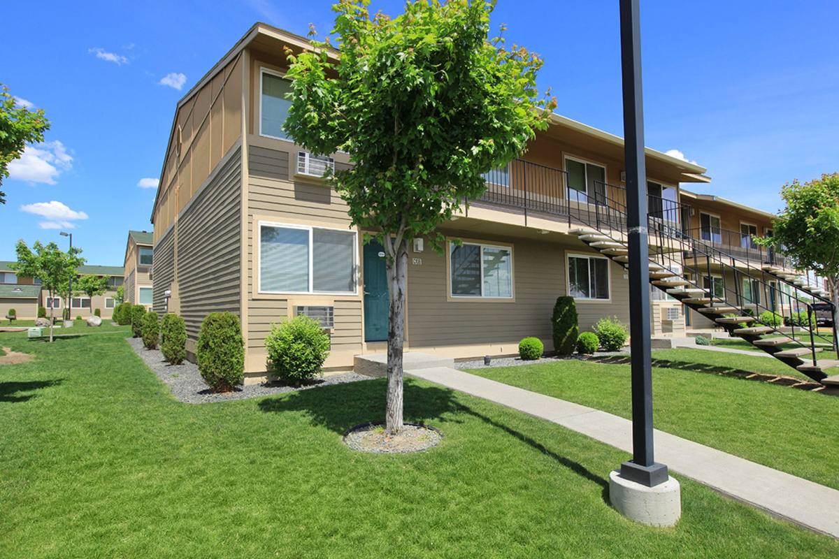 Apartment for rent at 1001 W 4th Ave, Kennewick, WA 99336