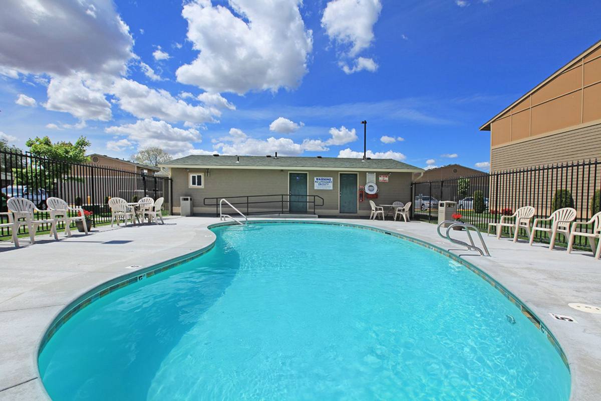 Apartment for rent at 1001 W 4th Ave, Kennewick, WA 99336
