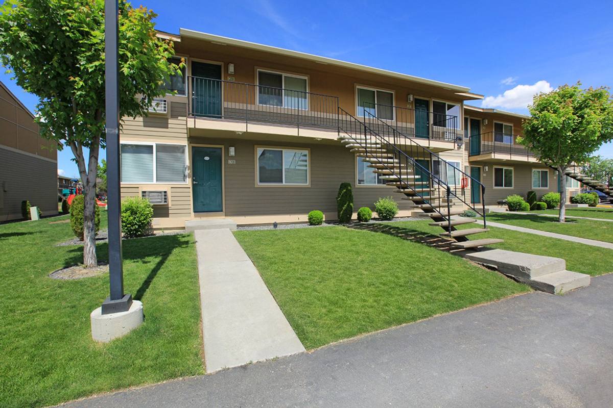 Apartment for rent at 1001 W 4th Ave, Kennewick, WA 99336