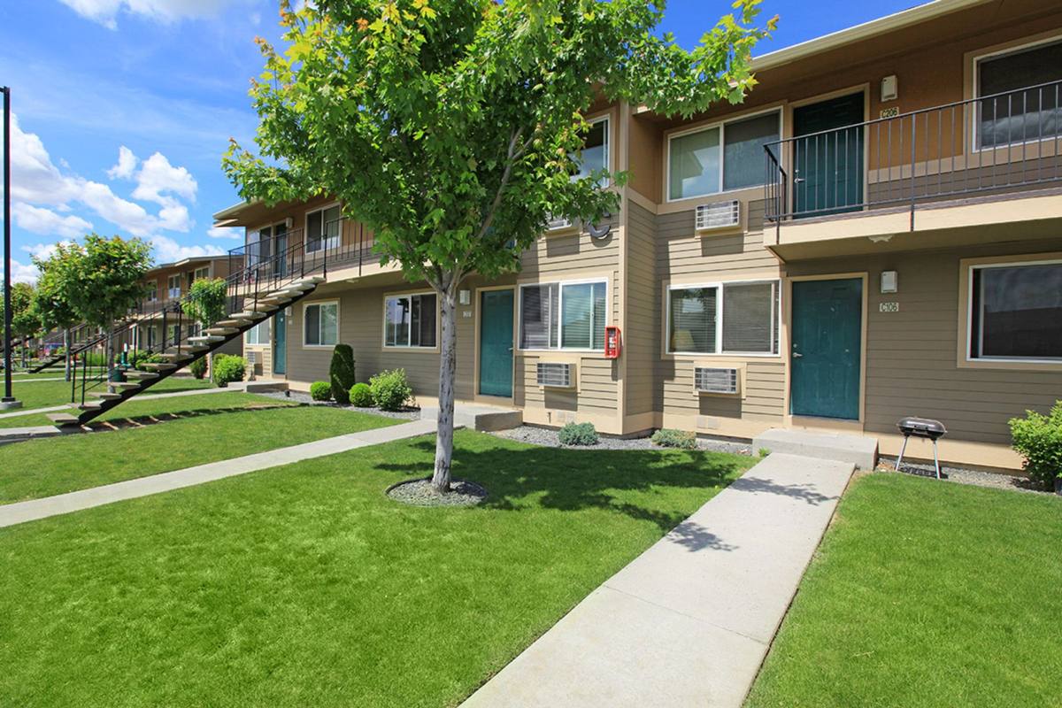 Apartment for rent at 1001 W 4th Ave, Kennewick, WA 99336
