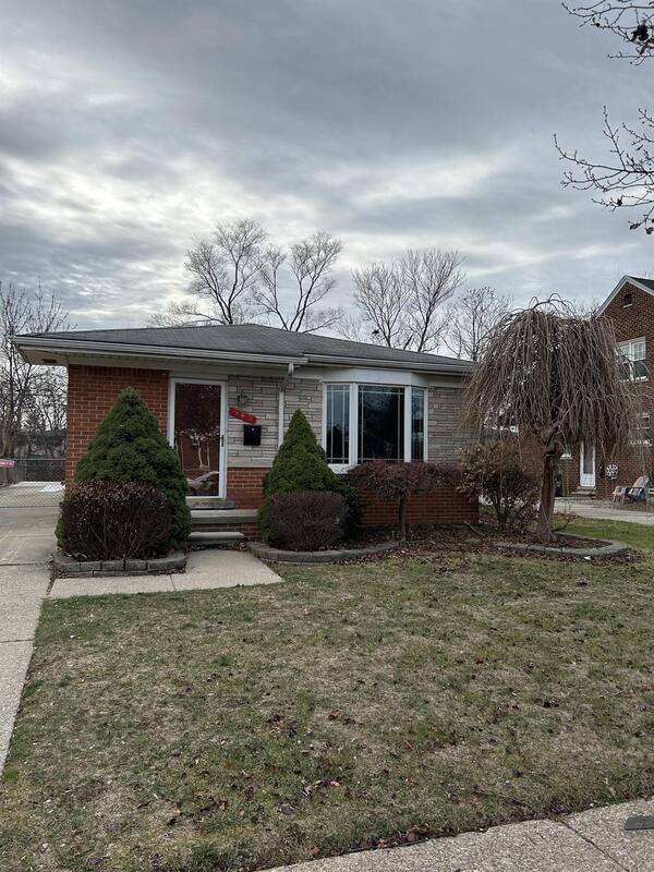 House for rent at 969 Harrison Blvd, Lincoln Park, MI 48146