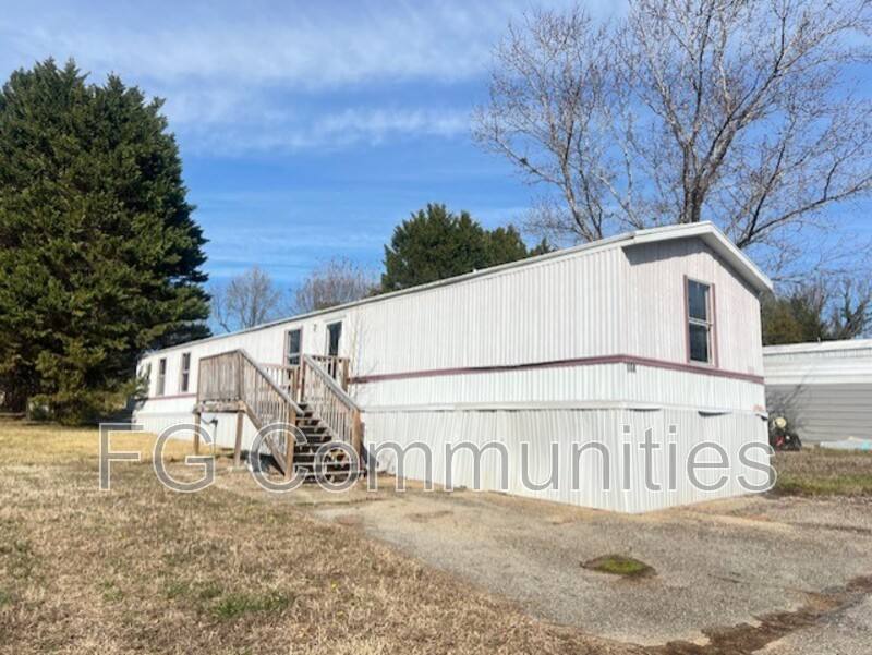 House for rent at 104 Mike Rd, Gastonia, NC 28052