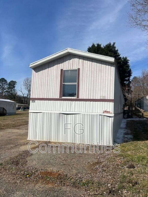 House for rent at 104 Mike Rd, Gastonia, NC 28052