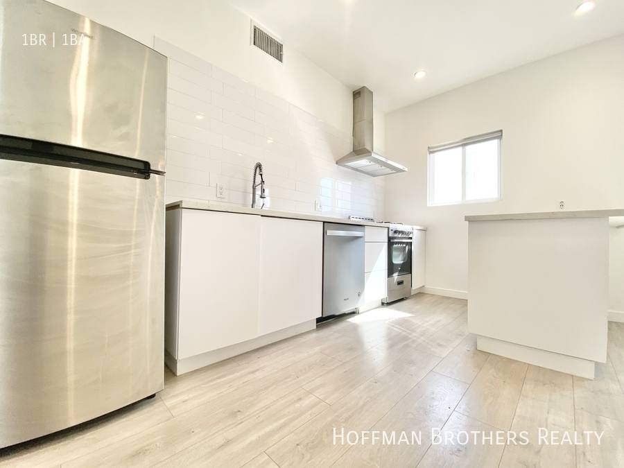 Apartment for rent at 421 1 2 N Coronado St, Los Angeles, CA 90026