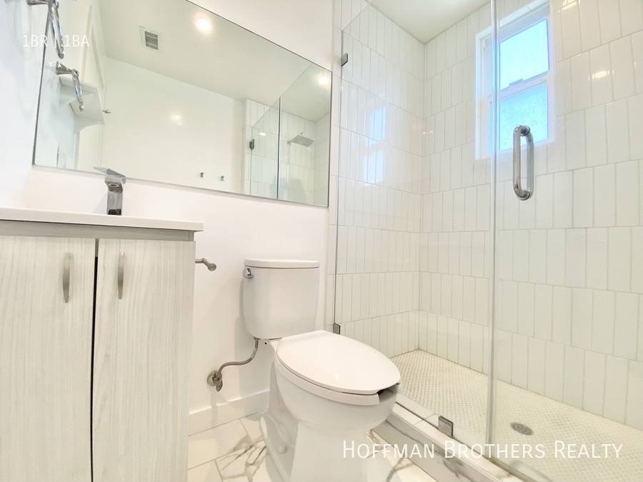 Apartment for rent at 421 1 2 N Coronado St, Los Angeles, CA 90026