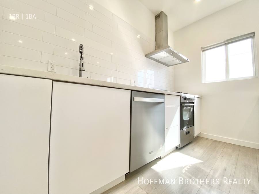 Apartment for rent at 421 1 2 N Coronado St, Los Angeles, CA 90026