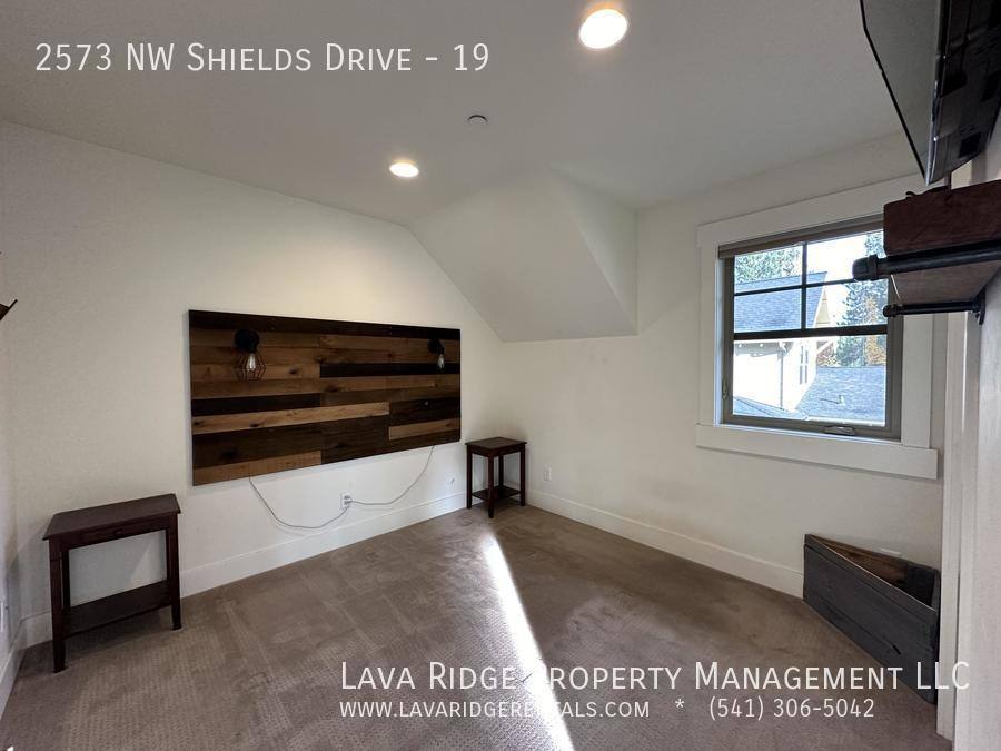 Condo for rent at 2573 NW Shields Dr #19, Bend, OR 97703