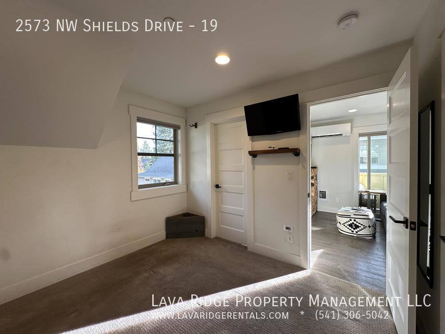 Condo for rent at 2573 NW Shields Dr #19, Bend, OR 97703