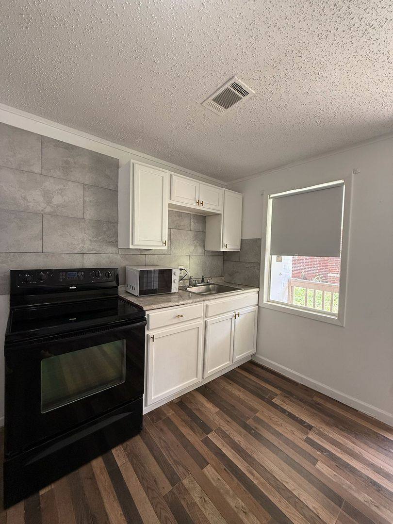 House for rent at 806 Armory Dr, Macon, GA 31206