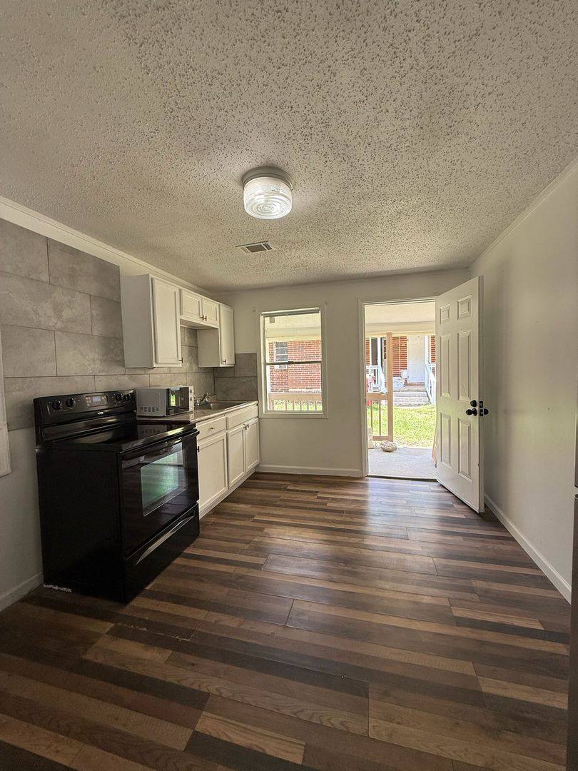 House for rent at 806 Armory Dr, Macon, GA 31206