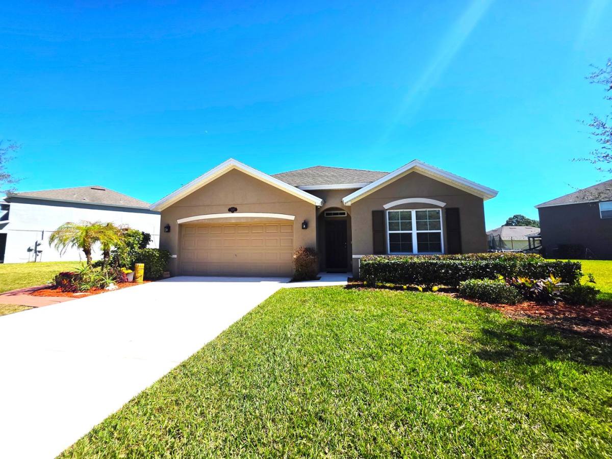 House for rent at 1440 Lexington Square SW, Vero Beach, FL 32962