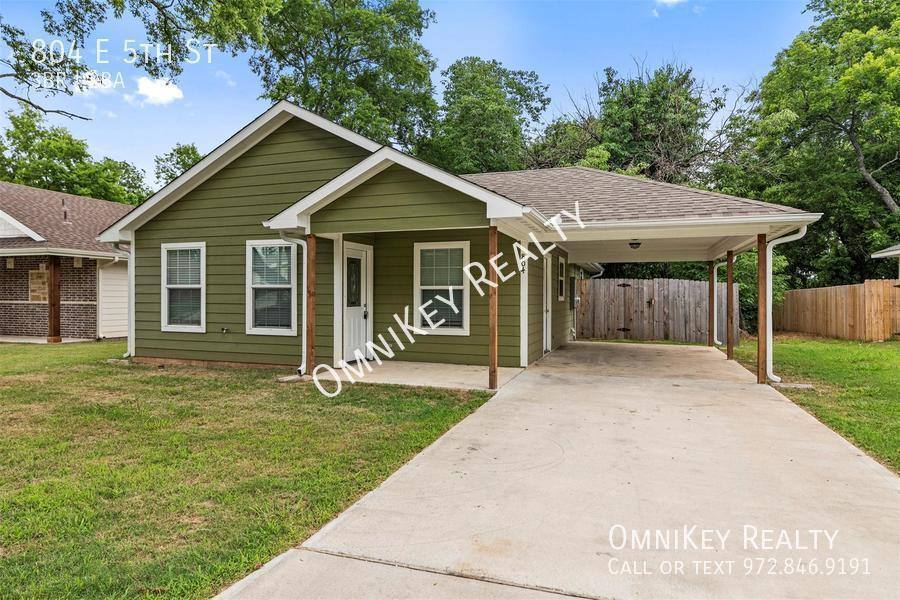 House for rent at 804 E 5th St, Bonham, TX 75418