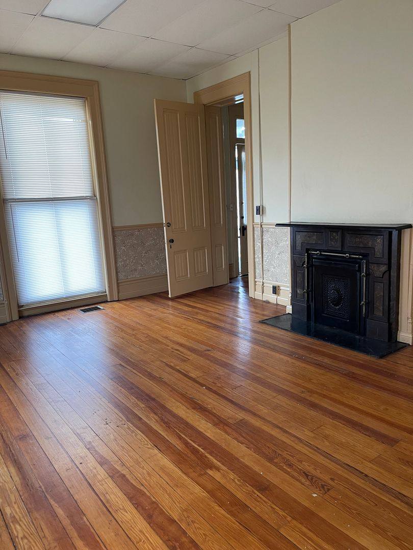 Apartment for rent at 204 N Mulberry St, Elizabethtown, KY 42701