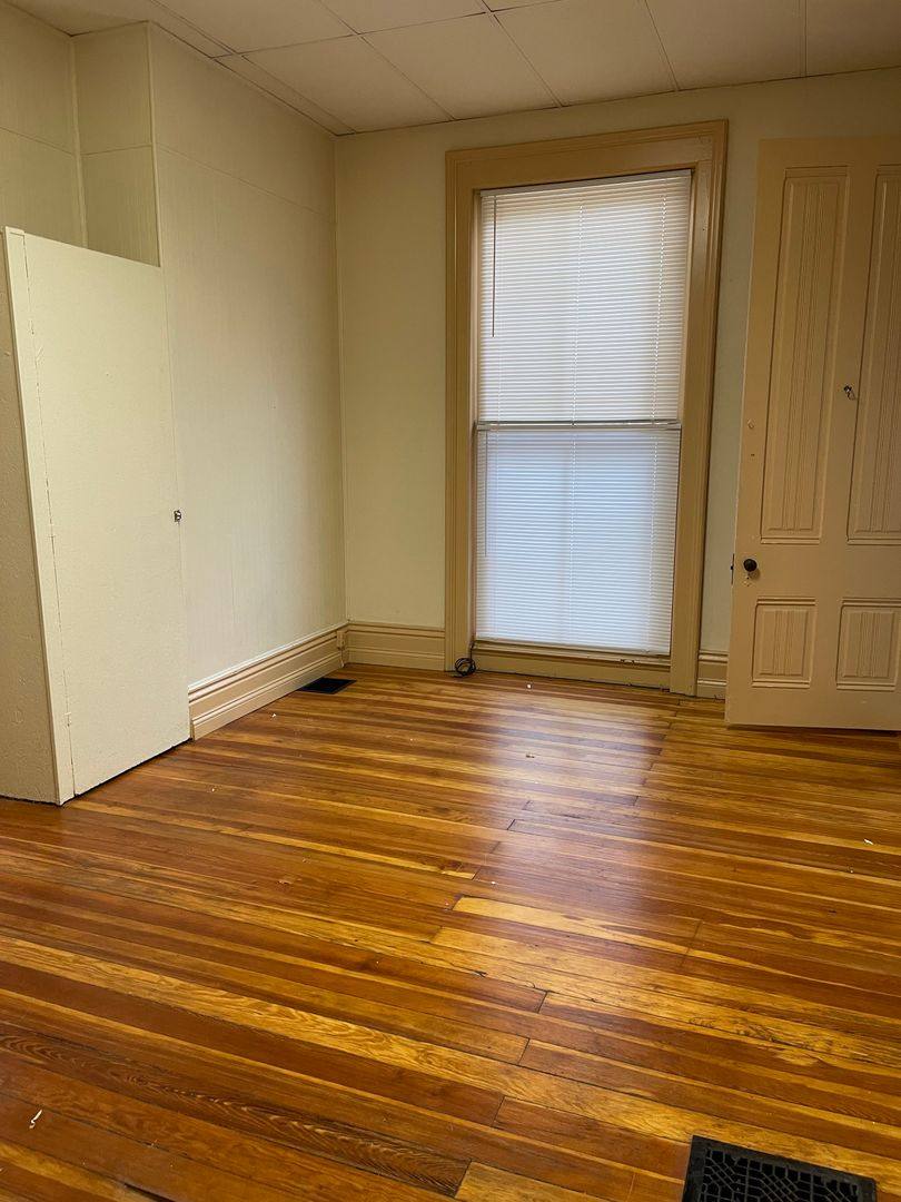 Apartment for rent at 204 N Mulberry St, Elizabethtown, KY 42701