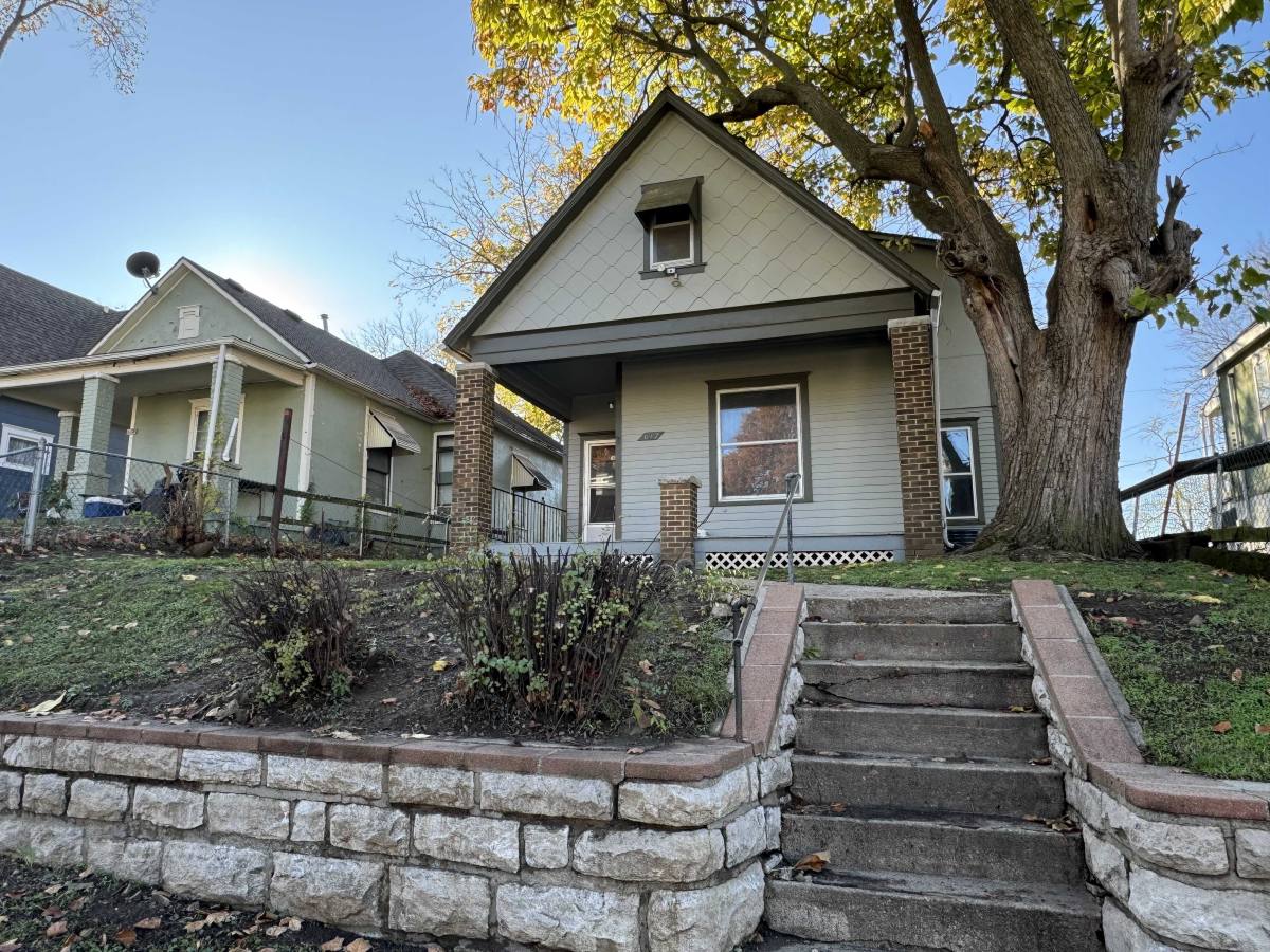 House for rent at 617 Splitlog Ave, Kansas City, KS 66101