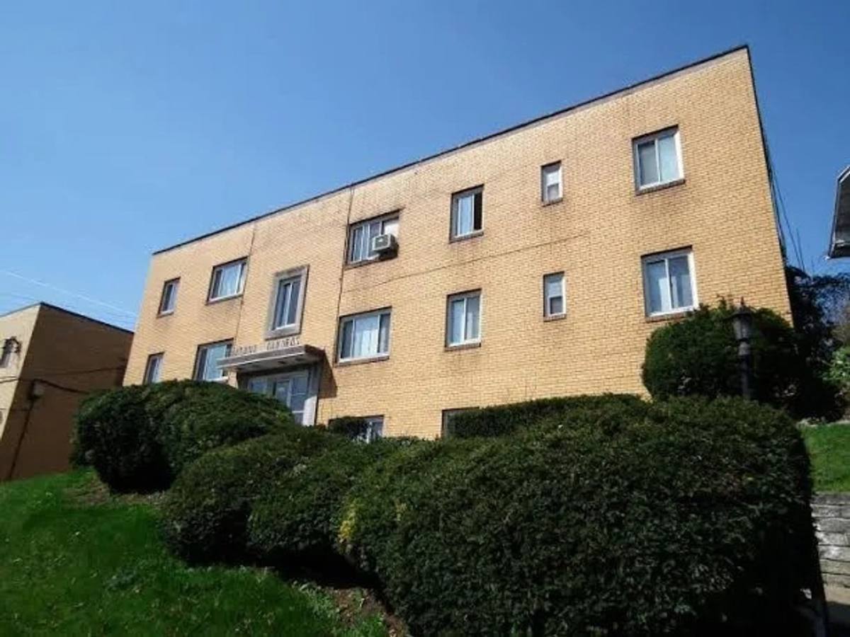 Townhouse for rent at 2220 Wightman St, Pittsburgh, PA 15217