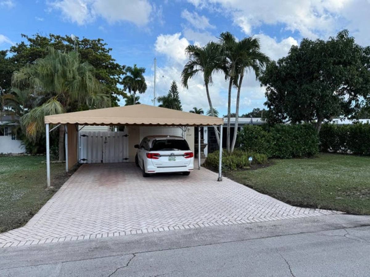 House for rent at 2524 Gulfstream Lane, Fort Lauderdale, FL 33312