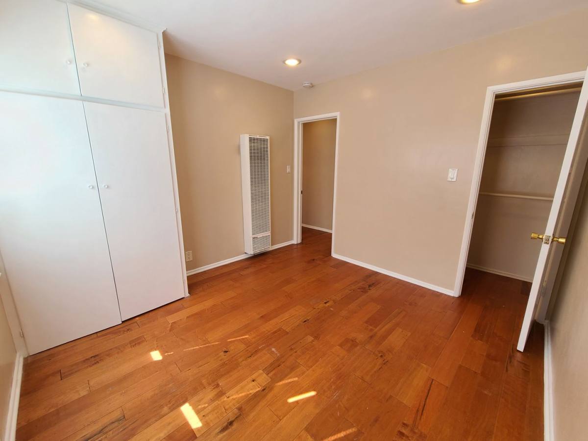 Apartment for rent at 4717 E Ocean Blvd, Long Beach, CA 90803