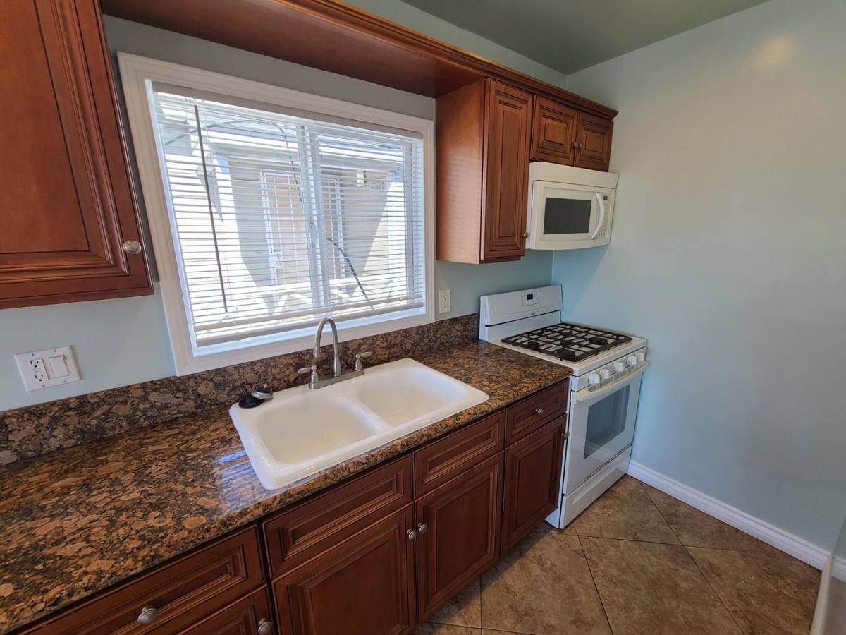 Apartment for rent at 4717 E Ocean Blvd, Long Beach, CA 90803