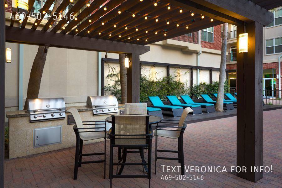 Apartment for rent at 4010 SW Freeway 77106-1092, Houston, TX 77027
