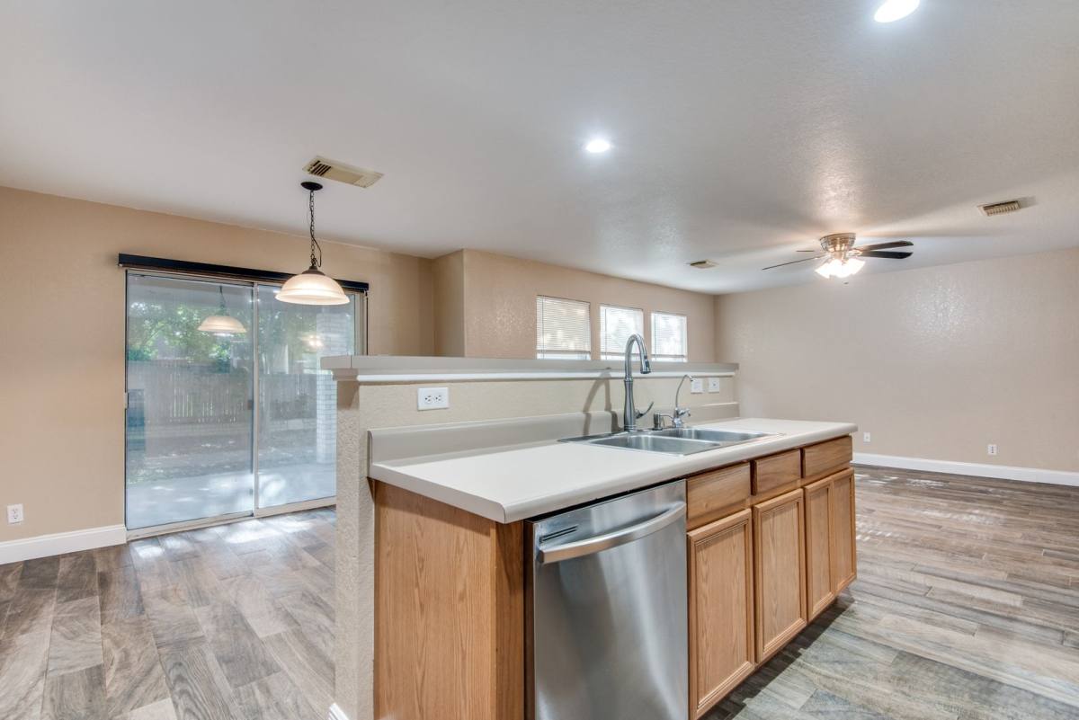 House for rent at 140 Springtree Parkway, Cibolo, TX 78108