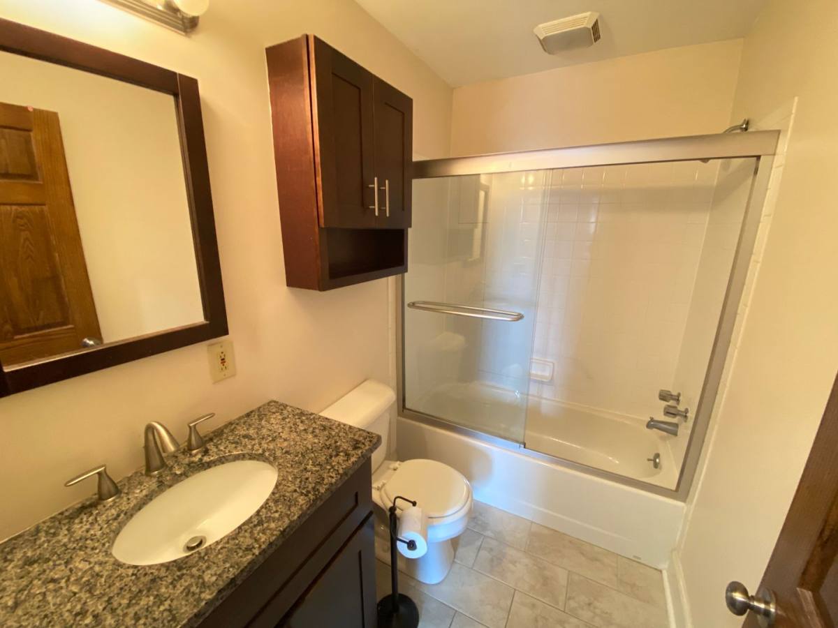 Apartment for rent at 694 Kerr St, Columbus, OH 43215